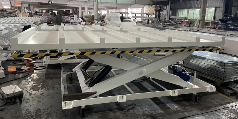 Hydraulische lift met 6 vorkposities voor paneelmeubels: op maat gemaakte materiaaloverdrachtoplossing